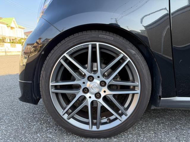 スマートフォーフォー ＢＲＡＢＵＳ　エクスクルーシブ　社外車高調・ナビ・バックカメラ・Ｂｌｕｅｔｏｏｔｈ・ドラレコ・パノラマミックガラスルーフ・衝突警告・レーンキープアシスト・コーナーセンサー・シートヒーター・黒革・ＥＴＣ・１７インチホイール・（19枚目）
