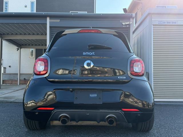 スマートフォーフォー ＢＲＡＢＵＳ　エクスクルーシブ　社外車高調・ナビ・バックカメラ・Ｂｌｕｅｔｏｏｔｈ・ドラレコ・パノラマミックガラスルーフ・衝突警告・レーンキープアシスト・コーナーセンサー・シートヒーター・黒革・ＥＴＣ・１７インチホイール・（23枚目）