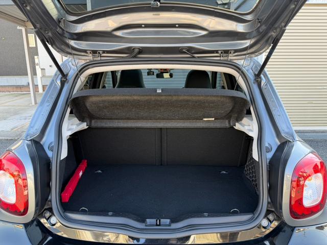 スマートフォーフォー ＢＲＡＢＵＳ　エクスクルーシブ　社外車高調・ナビ・バックカメラ・Ｂｌｕｅｔｏｏｔｈ・ドラレコ・パノラマミックガラスルーフ・衝突警告・レーンキープアシスト・コーナーセンサー・シートヒーター・黒革・ＥＴＣ・１７インチホイール・（24枚目）