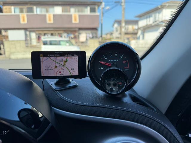 スマートフォーフォー ＢＲＡＢＵＳ　エクスクルーシブ　社外車高調・ナビ・バックカメラ・Ｂｌｕｅｔｏｏｔｈ・ドラレコ・パノラマミックガラスルーフ・衝突警告・レーンキープアシスト・コーナーセンサー・シートヒーター・黒革・ＥＴＣ・１７インチホイール・（27枚目）