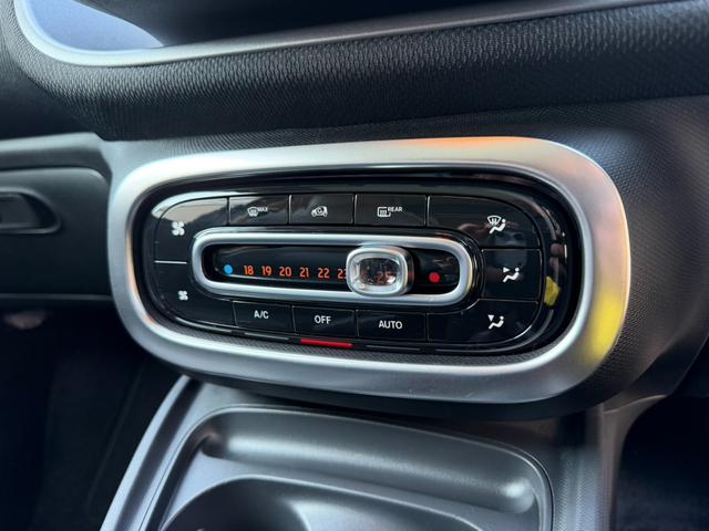 スマートフォーフォー ＢＲＡＢＵＳ　エクスクルーシブ　社外車高調・ナビ・バックカメラ・Ｂｌｕｅｔｏｏｔｈ・ドラレコ・パノラマミックガラスルーフ・衝突警告・レーンキープアシスト・コーナーセンサー・シートヒーター・黒革・ＥＴＣ・１７インチホイール・（28枚目）