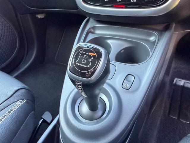 スマートフォーフォー ＢＲＡＢＵＳ　エクスクルーシブ　社外車高調・ナビ・バックカメラ・Ｂｌｕｅｔｏｏｔｈ・ドラレコ・パノラマミックガラスルーフ・衝突警告・レーンキープアシスト・コーナーセンサー・シートヒーター・黒革・ＥＴＣ・１７インチホイール・（29枚目）