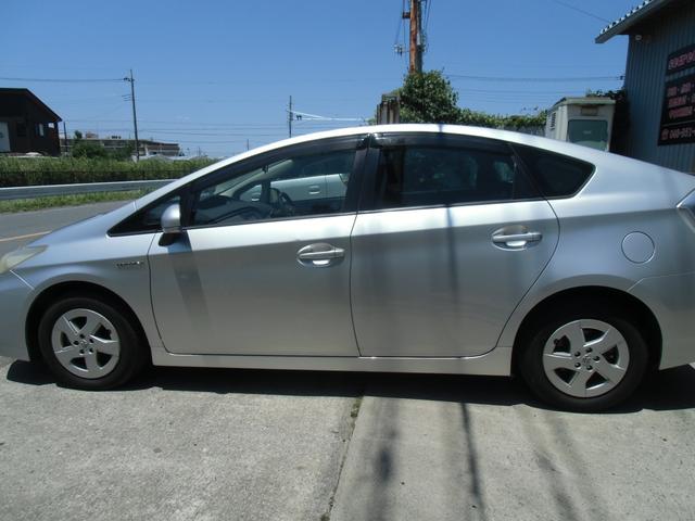 プリウス L DVDナビ Bカメラ 車検整備付(4枚目)