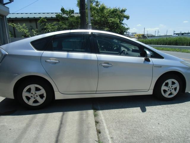 プリウス L DVDナビ Bカメラ 車検整備付(8枚目)