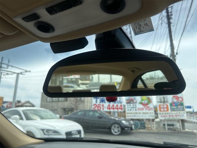 ３シリーズ ３２０ｉ　ＨＩＤヘッドライト　純正ナビゲーション　ＥＴＣ　新品社外ドライブレコ付きバックカメラ　運転席、助手席メモリー付本革パワシート　シートヒーター　純正アルミホイール　禁煙車　スペアキーあり（18枚目）