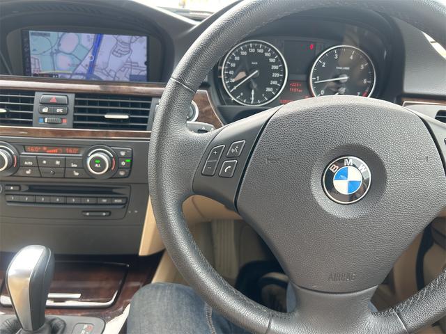 ３シリーズ ３２０ｉ　ＨＩＤヘッドライト　純正ナビゲーション　ＥＴＣ　新品社外ドライブレコ付きバックカメラ　運転席、助手席メモリー付本革パワシート　シートヒーター　純正アルミホイール　禁煙車　スペアキーあり（22枚目）
