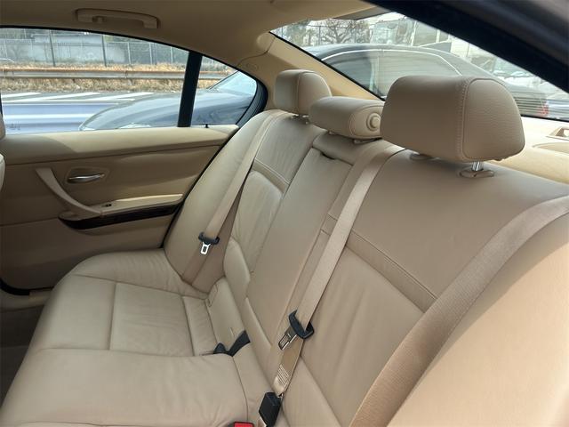 ３シリーズ ３２０ｉ　ＨＩＤヘッドライト　純正ナビゲーション　ＥＴＣ　新品社外ドライブレコ付きバックカメラ　運転席、助手席メモリー付本革パワシート　シートヒーター　純正アルミホイール　禁煙車　スペアキーあり（36枚目）