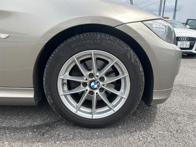 ３シリーズ ３２０ｉ　ＨＩＤヘッドライト　純正ナビゲーション　ＥＴＣ　新品社外ドライブレコ付きバックカメラ　運転席、助手席メモリー付本革パワシート　シートヒーター　純正アルミホイール　禁煙車　スペアキーあり（39枚目）