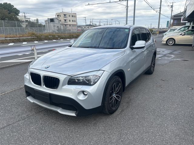 X1 sDrive 18i HIDヘッドライト 前後新品タイヤ オイル交換済み 社外ナビゲーション ETC バックカメラ ドライブレコーダー 純正17インチブラックポリッシュアルミホイール プッシュスタート 禁煙車(3枚目)