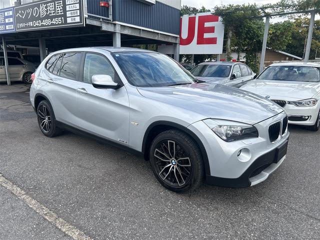 X1 sDrive 18i HIDヘッドライト 前後新品タイヤ オイル交換済み 社外ナビゲーション ETC バックカメラ ドライブレコーダー 純正17インチブラックポリッシュアルミホイール プッシュスタート 禁煙車(9枚目)