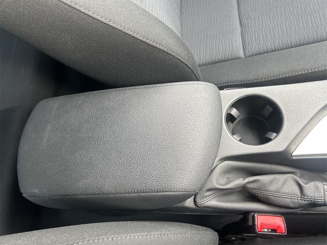 X1 sDrive 18i HIDヘッドライト 前後新品タイヤ オイル交換済み 社外ナビゲーション ETC バックカメラ ドライブレコーダー 純正17インチブラックポリッシュアルミホイール プッシュスタート 禁煙車(12枚目)