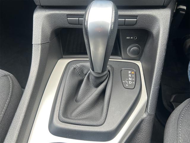 X1 sDrive 18i HIDヘッドライト 前後新品タイヤ オイル交換済み 社外ナビゲーション ETC バックカメラ ドライブレコーダー 純正17インチブラックポリッシュアルミホイール プッシュスタート 禁煙車(14枚目)