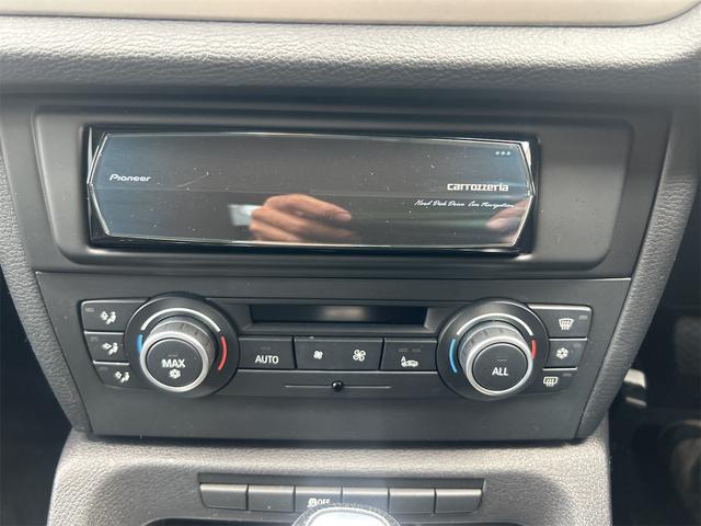 X1 sDrive 18i HIDヘッドライト 前後新品タイヤ オイル交換済み 社外ナビゲーション ETC バックカメラ ドライブレコーダー 純正17インチブラックポリッシュアルミホイール プッシュスタート 禁煙車(15枚目)