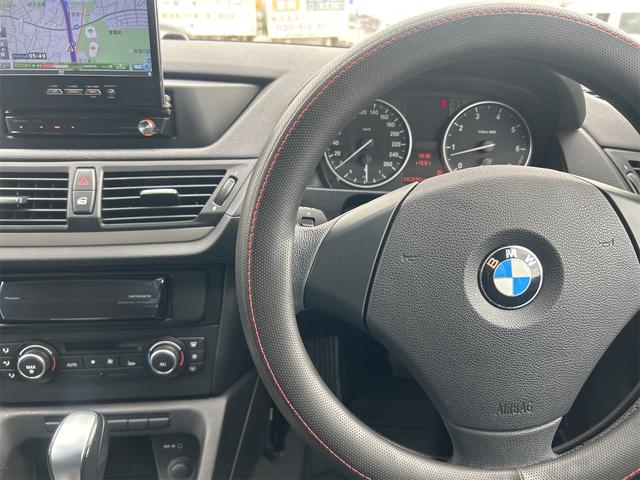 X1 sDrive 18i HIDヘッドライト 前後新品タイヤ オイル交換済み 社外ナビゲーション ETC バックカメラ ドライブレコーダー 純正17インチブラックポリッシュアルミホイール プッシュスタート 禁煙車(20枚目)