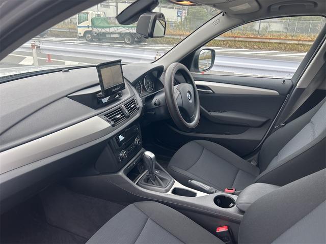 X1 sDrive 18i HIDヘッドライト 前後新品タイヤ オイル交換済み 社外ナビゲーション ETC バックカメラ ドライブレコーダー 純正17インチブラックポリッシュアルミホイール プッシュスタート 禁煙車(28枚目)