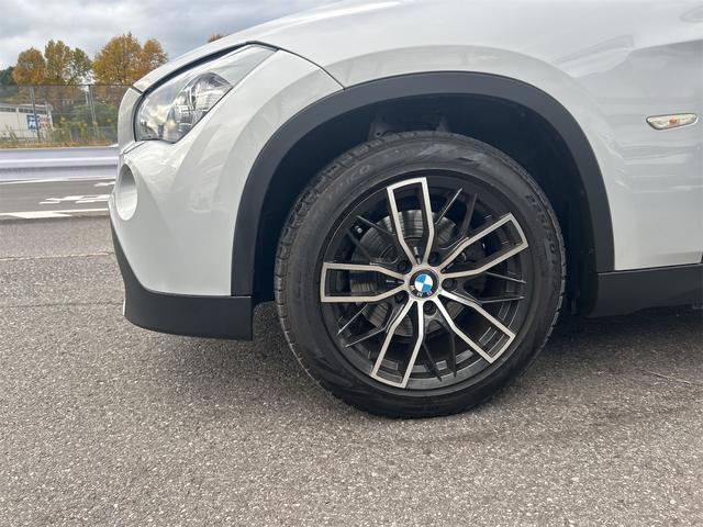 X1 sDrive 18i HIDヘッドライト 前後新品タイヤ オイル交換済み 社外ナビゲーション ETC バックカメラ ドライブレコーダー 純正17インチブラックポリッシュアルミホイール プッシュスタート 禁煙車(41枚目)