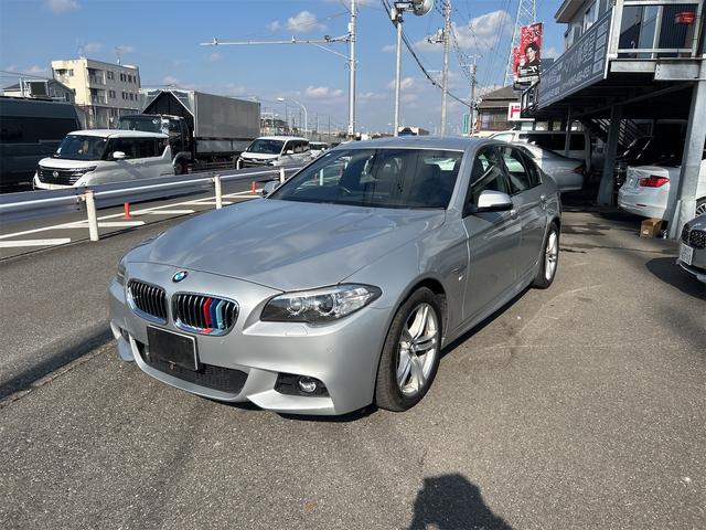 5シリーズ 523i Mスポーツ 28年式最終型 HID LEDポジション アンドロイドナビゲーション ETC バックカメラ クルーズC プッシュスタート Mスポーツ専用シート レーダー搭載車 ミシュランタイヤ スペアキー 禁煙車(3枚目)