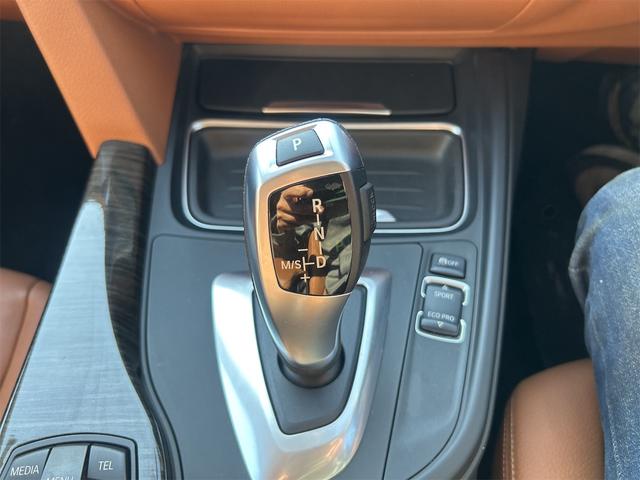 ３シリーズ ３２０ｉツーリング　ポリマーコート済み　ＨＩＤ　ＬＥＤポジション　純正ＨＤＤナビゲーション　ＥＴＣ　バックカメラ　メモリー付き本革パワーシート　シートＨ　プッシュスタート　レグノタイヤ　純正アルミ　禁煙車　スペアキーあり（15枚目）