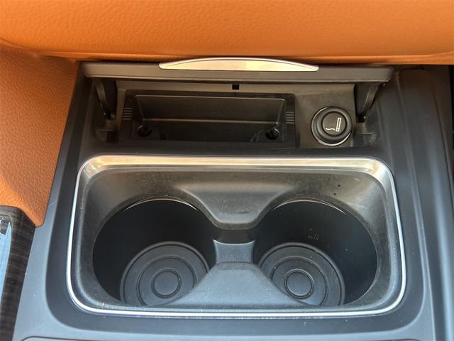 ３シリーズ ３２０ｉツーリング　ポリマーコート済み　ＨＩＤ　ＬＥＤポジション　純正ＨＤＤナビゲーション　ＥＴＣ　バックカメラ　メモリー付き本革パワーシート　シートＨ　プッシュスタート　レグノタイヤ　純正アルミ　禁煙車　スペアキーあり（16枚目）