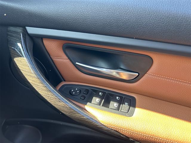 ３シリーズ ３２０ｉツーリング　ポリマーコート済み　ＨＩＤ　ＬＥＤポジション　純正ＨＤＤナビゲーション　ＥＴＣ　バックカメラ　メモリー付き本革パワーシート　シートＨ　プッシュスタート　レグノタイヤ　純正アルミ　禁煙車　スペアキーあり（30枚目）