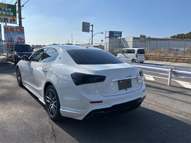 ギブリ ベースグレード　ＨＩＤ　ＬＥＤポジション　純正ナビ　ＥＴＣ　バックカメラ　Ｐソナー　パドルＳ　本革シート　シートＨ　　ＳＲ　ＷＡＬＤブラックバイソンエアロキットＦ・Ｓ・Ｒ　Ｐスタート　Ｉストップ　１９インチＡＷ（7枚目）