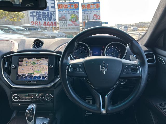 ギブリ ベースグレード　ＨＩＤ　ＬＥＤポジション　純正ナビ　ＥＴＣ　バックカメラ　Ｐソナー　パドルＳ　本革シート　シートＨ　　ＳＲ　ＷＡＬＤブラックバイソンエアロキットＦ・Ｓ・Ｒ　Ｐスタート　Ｉストップ　１９インチＡＷ（9枚目）