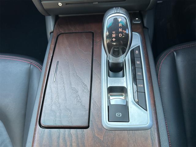 ギブリ ベースグレード　ＨＩＤ　ＬＥＤポジション　純正ナビ　ＥＴＣ　バックカメラ　Ｐソナー　パドルＳ　本革シート　シートＨ　　ＳＲ　ＷＡＬＤブラックバイソンエアロキットＦ・Ｓ・Ｒ　Ｐスタート　Ｉストップ　１９インチＡＷ（18枚目）