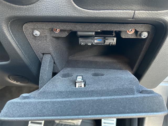 ギブリ ベースグレード　ＨＩＤ　ＬＥＤポジション　純正ナビ　ＥＴＣ　バックカメラ　Ｐソナー　パドルＳ　本革シート　シートＨ　　ＳＲ　ＷＡＬＤブラックバイソンエアロキットＦ・Ｓ・Ｒ　Ｐスタート　Ｉストップ　１９インチＡＷ（22枚目）