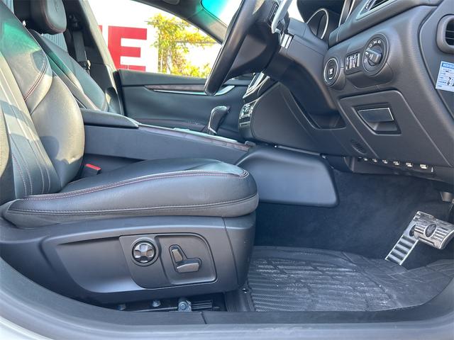 ギブリ ベースグレード　ＨＩＤ　ＬＥＤポジション　純正ナビ　ＥＴＣ　バックカメラ　Ｐソナー　パドルＳ　本革シート　シートＨ　　ＳＲ　ＷＡＬＤブラックバイソンエアロキットＦ・Ｓ・Ｒ　Ｐスタート　Ｉストップ　１９インチＡＷ（26枚目）