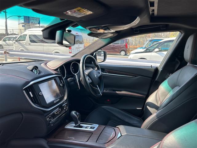 ギブリ ベースグレード　ＨＩＤ　ＬＥＤポジション　純正ナビ　ＥＴＣ　バックカメラ　Ｐソナー　パドルＳ　本革シート　シートＨ　　ＳＲ　ＷＡＬＤブラックバイソンエアロキットＦ・Ｓ・Ｒ　Ｐスタート　Ｉストップ　１９インチＡＷ（28枚目）