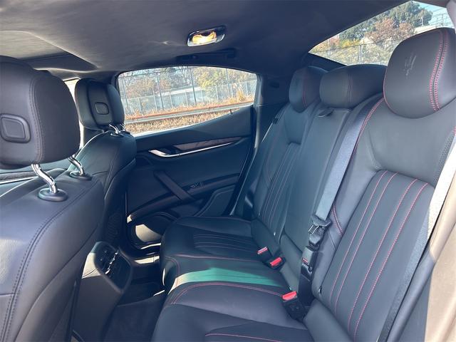 ギブリ ベースグレード　ＨＩＤ　ＬＥＤポジション　純正ナビ　ＥＴＣ　バックカメラ　Ｐソナー　パドルＳ　本革シート　シートＨ　　ＳＲ　ＷＡＬＤブラックバイソンエアロキットＦ・Ｓ・Ｒ　Ｐスタート　Ｉストップ　１９インチＡＷ（31枚目）