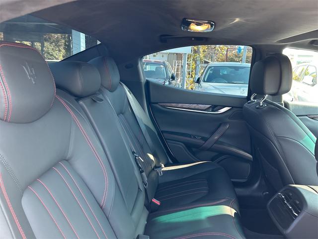 ギブリ ベースグレード　ＨＩＤ　ＬＥＤポジション　純正ナビ　ＥＴＣ　バックカメラ　Ｐソナー　パドルＳ　本革シート　シートＨ　　ＳＲ　ＷＡＬＤブラックバイソンエアロキットＦ・Ｓ・Ｒ　Ｐスタート　Ｉストップ　１９インチＡＷ（33枚目）