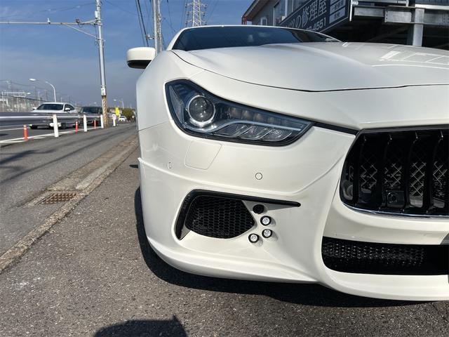 ギブリ ベースグレード　ＨＩＤ　ＬＥＤポジション　純正ナビ　ＥＴＣ　バックカメラ　Ｐソナー　パドルＳ　本革シート　シートＨ　　ＳＲ　ＷＡＬＤブラックバイソンエアロキットＦ・Ｓ・Ｒ　Ｐスタート　Ｉストップ　１９インチＡＷ（40枚目）