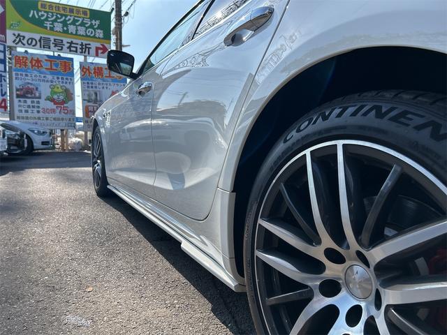 ギブリ ベースグレード　ＨＩＤ　ＬＥＤポジション　純正ナビ　ＥＴＣ　バックカメラ　Ｐソナー　パドルＳ　本革シート　シートＨ　　ＳＲ　ＷＡＬＤブラックバイソンエアロキットＦ・Ｓ・Ｒ　Ｐスタート　Ｉストップ　１９インチＡＷ（43枚目）