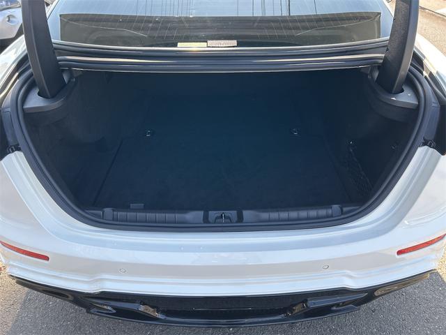 ギブリ ベースグレード　ＨＩＤ　ＬＥＤポジション　純正ナビ　ＥＴＣ　バックカメラ　Ｐソナー　パドルＳ　本革シート　シートＨ　　ＳＲ　ＷＡＬＤブラックバイソンエアロキットＦ・Ｓ・Ｒ　Ｐスタート　Ｉストップ　１９インチＡＷ（48枚目）