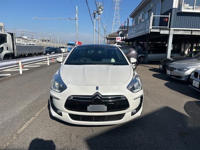 DS5 特別限定車 HID LEDポジション ナビゲーション ETC ミラー型Bカメラ Pソナー 本革シート シートH 前後電動パノラマルーフ プッシュスタート ヘッドアップディスプレイ 純正17AW 禁煙車(2枚目)