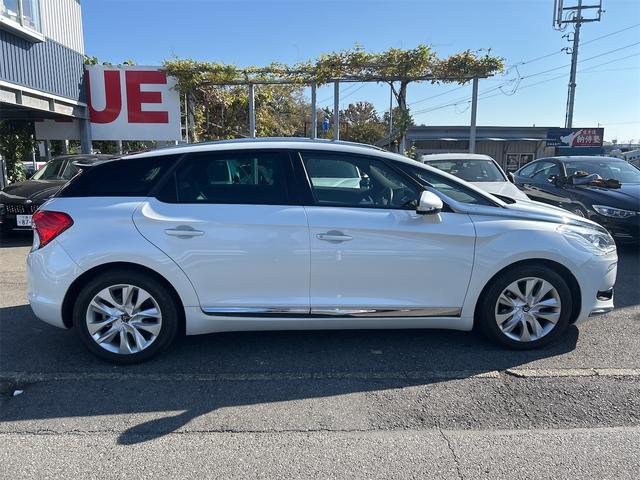 DS5 特別限定車 HID LEDポジション ナビゲーション ETC ミラー型Bカメラ Pソナー 本革シート シートH 前後電動パノラマルーフ プッシュスタート ヘッドアップディスプレイ 純正17AW 禁煙車(8枚目)