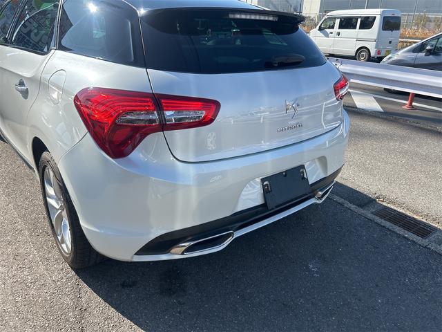DS5 特別限定車 HID LEDポジション ナビゲーション ETC ミラー型Bカメラ Pソナー 本革シート シートH 前後電動パノラマルーフ プッシュスタート ヘッドアップディスプレイ 純正17AW 禁煙車(62枚目)