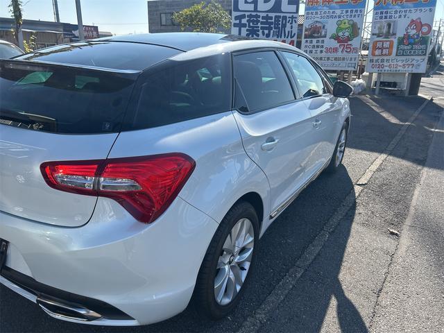 DS5 特別限定車 HID LEDポジション ナビゲーション ETC ミラー型Bカメラ Pソナー 本革シート シートH 前後電動パノラマルーフ プッシュスタート ヘッドアップディスプレイ 純正17AW 禁煙車(69枚目)