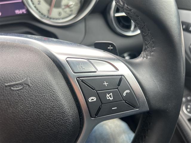 ＳＬＫ 　ＨＩＤヘッドライト　ＬＥＤポジション　純正ＨＤＤナビゲーション　ＥＴＣ　　パークトロ二クス　本革シート　シートヒーター　純正１７インチＡＷ　Ｐシフト　Ｐスタート　カーボンリップ　禁煙車（29枚目）