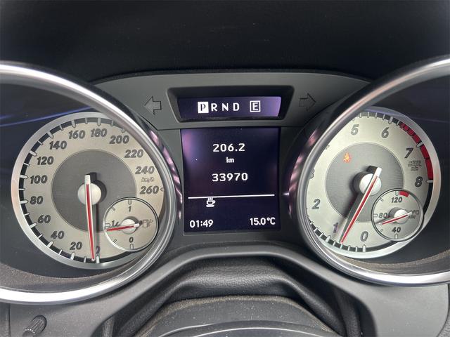 ＳＬＫ 　ＨＩＤヘッドライト　ＬＥＤポジション　純正ＨＤＤナビゲーション　ＥＴＣ　　パークトロ二クス　本革シート　シートヒーター　純正１７インチＡＷ　Ｐシフト　Ｐスタート　カーボンリップ　禁煙車（30枚目）