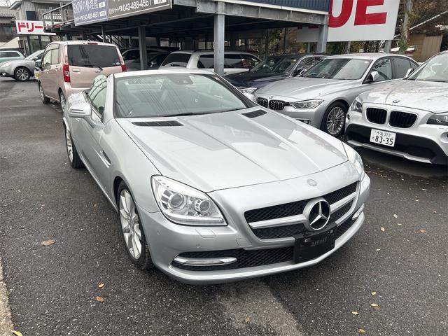 ＳＬＫ 　ＨＩＤヘッドライト　ＬＥＤポジション　純正ＨＤＤナビゲーション　ＥＴＣ　　パークトロ二クス　本革シート　シートヒーター　純正１７インチＡＷ　Ｐシフト　Ｐスタート　カーボンリップ　禁煙車（35枚目）