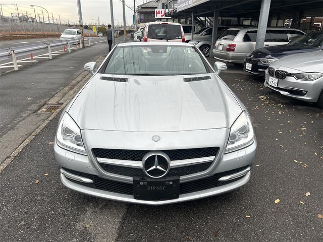 ＳＬＫ 　ＨＩＤヘッドライト　ＬＥＤポジション　純正ＨＤＤナビゲーション　ＥＴＣ　　パークトロ二クス　本革シート　シートヒーター　純正１７インチＡＷ　Ｐシフト　Ｐスタート　カーボンリップ　禁煙車（36枚目）