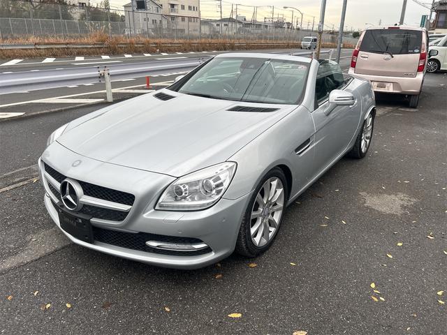 ＳＬＫ 　ＨＩＤヘッドライト　ＬＥＤポジション　純正ＨＤＤナビゲーション　ＥＴＣ　　パークトロ二クス　本革シート　シートヒーター　純正１７インチＡＷ　Ｐシフト　Ｐスタート　カーボンリップ　禁煙車（37枚目）