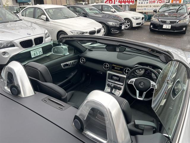 ＳＬＫ 　ＨＩＤヘッドライト　ＬＥＤポジション　純正ＨＤＤナビゲーション　ＥＴＣ　　パークトロ二クス　本革シート　シートヒーター　純正１７インチＡＷ　Ｐシフト　Ｐスタート　カーボンリップ　禁煙車（44枚目）