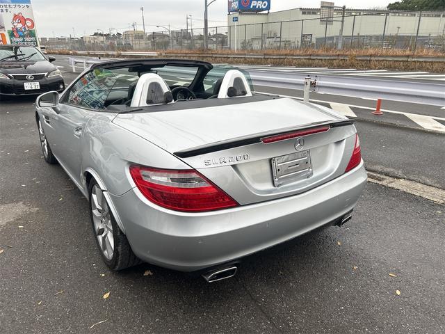 ＳＬＫ 　ＨＩＤヘッドライト　ＬＥＤポジション　純正ＨＤＤナビゲーション　ＥＴＣ　　パークトロ二クス　本革シート　シートヒーター　純正１７インチＡＷ　Ｐシフト　Ｐスタート　カーボンリップ　禁煙車（48枚目）