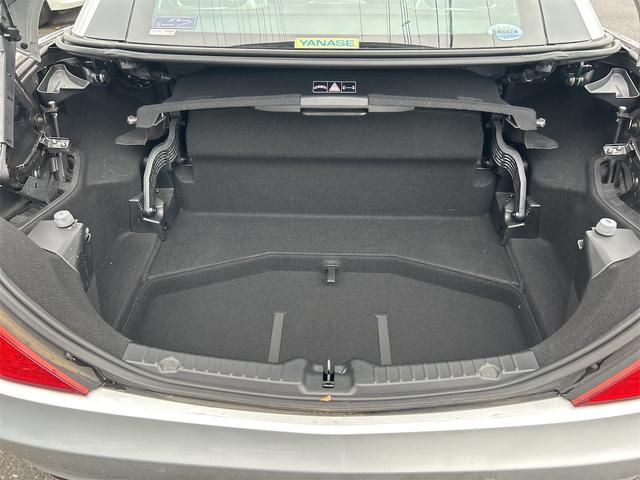 ＳＬＫ 　ＨＩＤヘッドライト　ＬＥＤポジション　純正ＨＤＤナビゲーション　ＥＴＣ　　パークトロ二クス　本革シート　シートヒーター　純正１７インチＡＷ　Ｐシフト　Ｐスタート　カーボンリップ　禁煙車（61枚目）