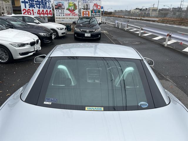 ＳＬＫ 　ＨＩＤヘッドライト　ＬＥＤポジション　純正ＨＤＤナビゲーション　ＥＴＣ　　パークトロ二クス　本革シート　シートヒーター　純正１７インチＡＷ　Ｐシフト　Ｐスタート　カーボンリップ　禁煙車（62枚目）