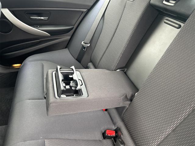 ３シリーズ ３２０ｄブルーパフォーマンス　ディラー記録簿　ＨＩＤヘッドライト　ＬＥＤポジション　純正ＨＤＤナビゲーション　ＥＴＣ　バックカメラ　純正１６インチＡＷ　アイドリングストップ　プッシュスタート　Ｉストップ　禁煙車　スペアキーあり（22枚目）