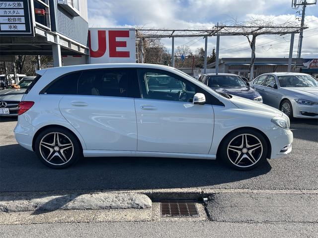 Ｂクラス Ｂ１８０　ＨＩＤヘッドライト　ＬＥＤポジション　純正ナビ　ＥＴＣ　バックカメラ　パークトロ二クス　レーダーセーフティ搭載　　ドライブレコーダー　本革シート　シートヒーター　ＡＭＧ１８インチアルミホイール　禁煙車（8枚目）